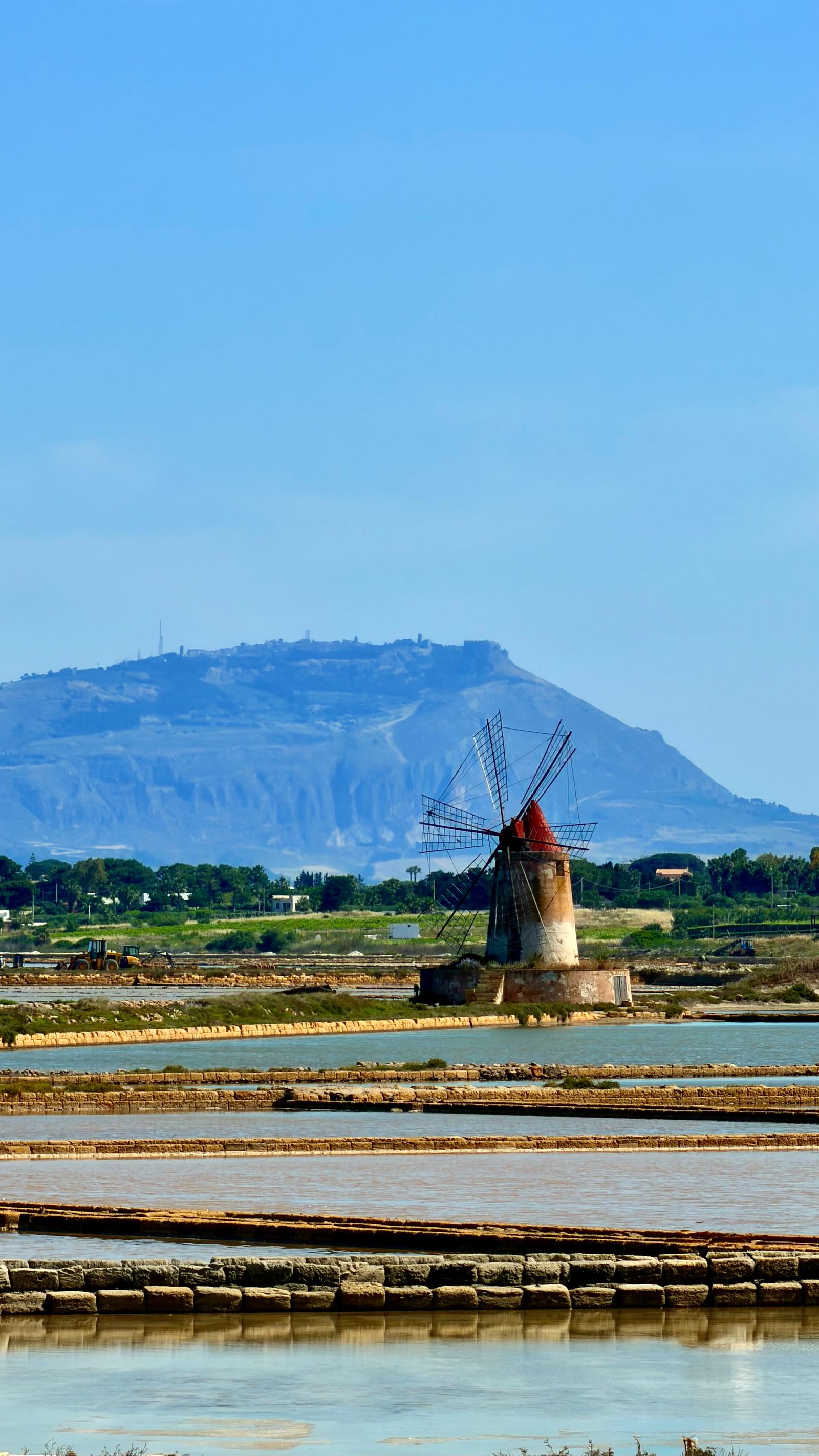 Saline di Trapani con mulino a vento